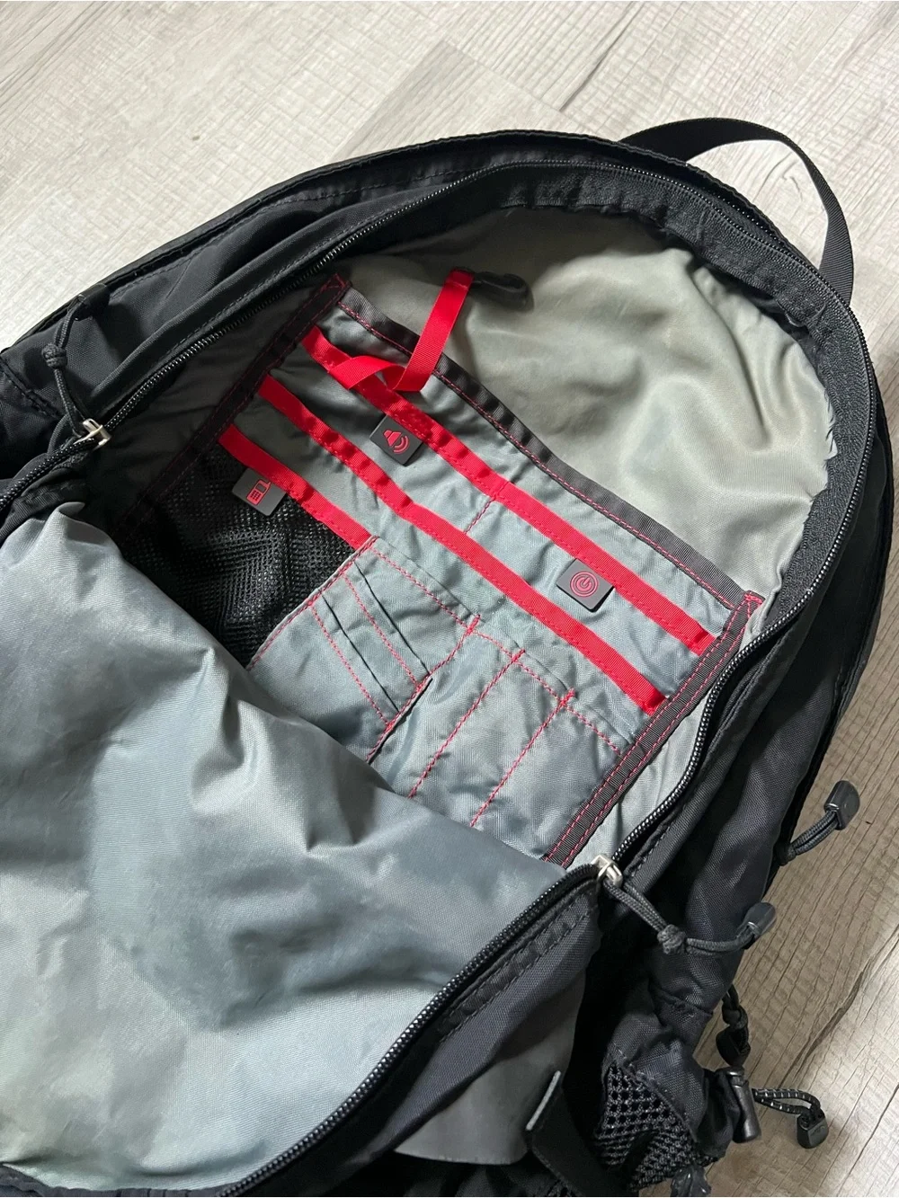 THE NORTH FACE BOREALIS Black Outdoor Daypack with Bungee Cord Front Gorpcore